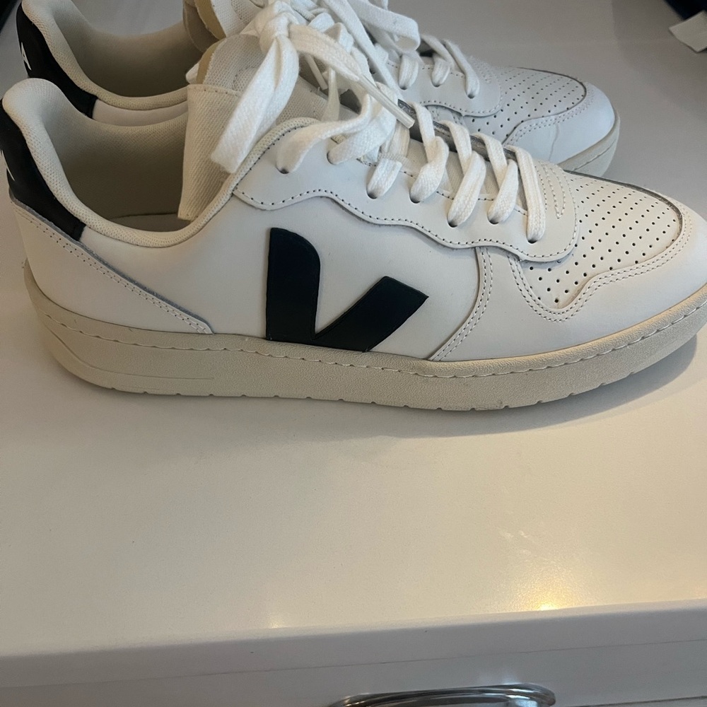 Veja Men White Leather Sneakers with Black V Accent